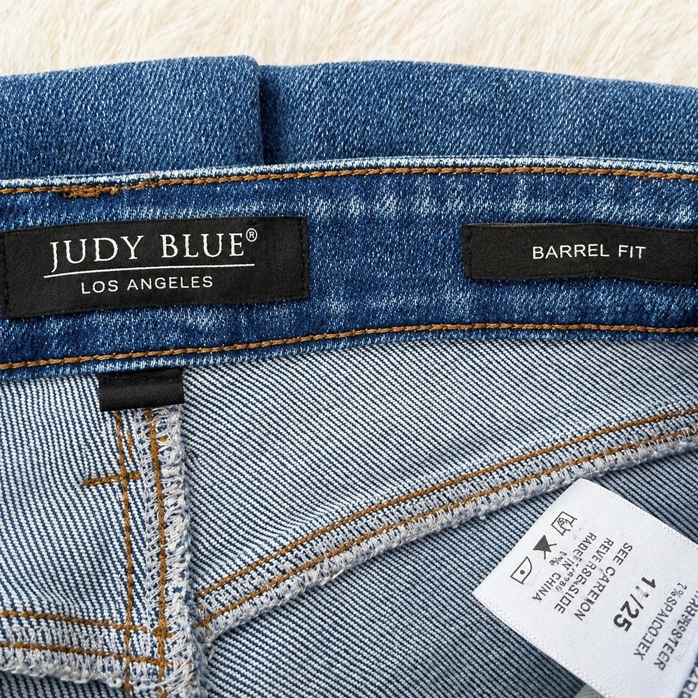 Judy Blue Barrel Jeans 31 / 12 High Waist Blue Denim Crop Horseshoe 90's Boho - Picture 4 of 6